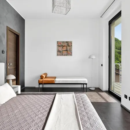 White House - Stunning Views * Dorio